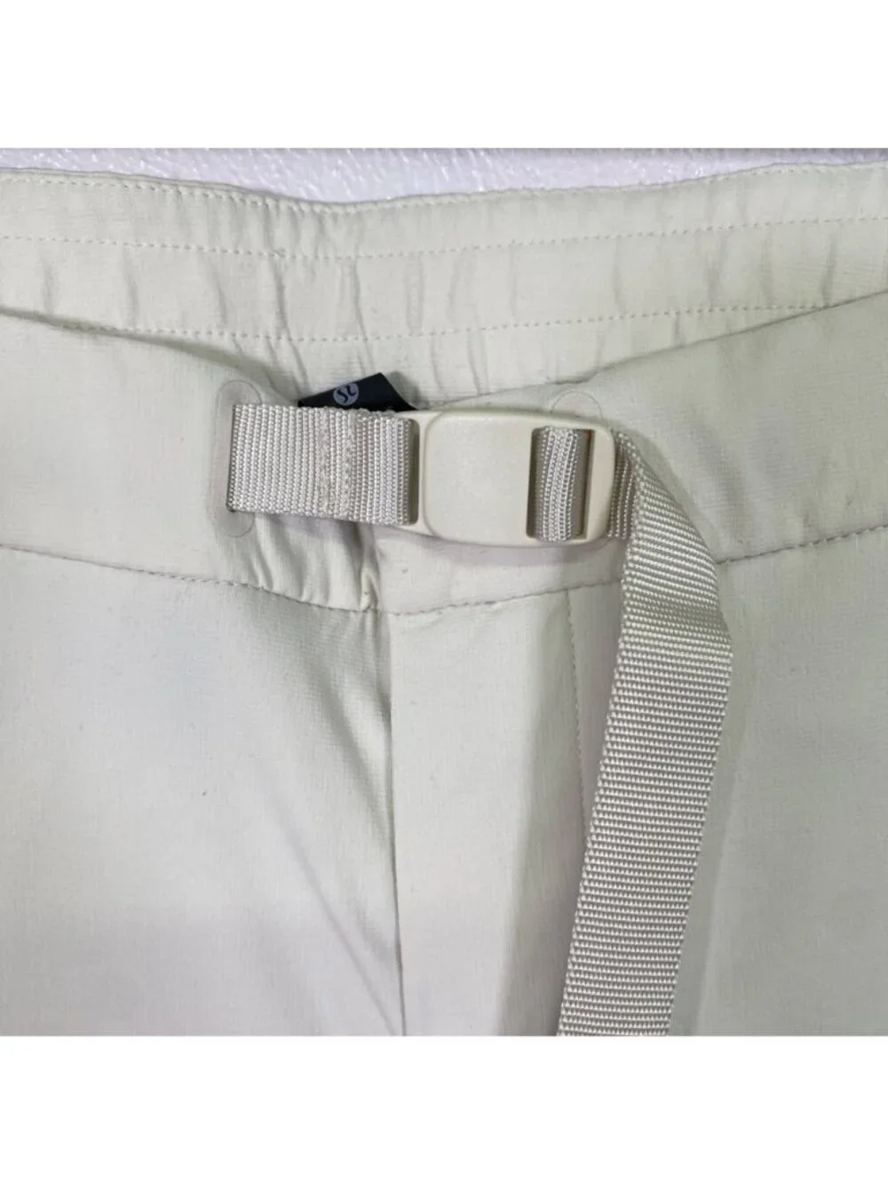 Lululemon Mens Belted Casual Pants Athleisure Neutral Beige Adjustable Belt 32
